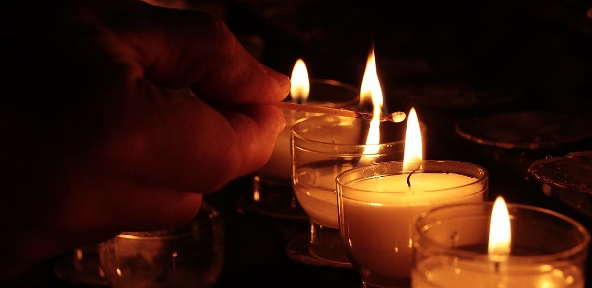 6 façons de faire des bougies d'urgence