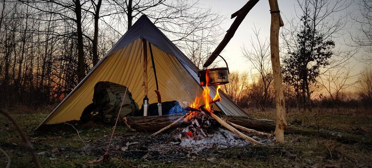Bâche Ou Tente Pour Votre Sac De Survie | Québec Preppers Bâche ou tente pour votre sac de survie