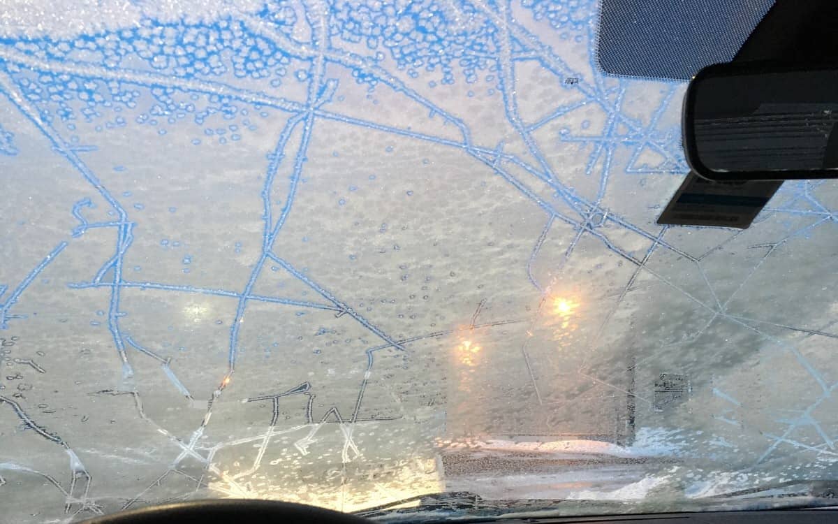 Condensation sur vitres de voiture en hiver
