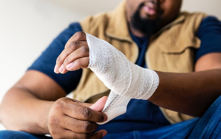Comment faire un bandage  Le guide définitif du bandage improvisé